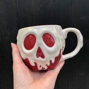 Disneys Poisoned Apple Mug – Snow White and the Seven Dwarfs